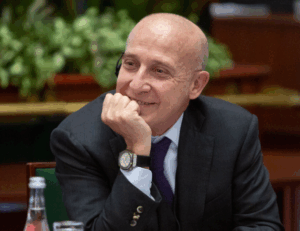 Intervista all’ex ambasciatore Giorgio Starace: servono “idee europee per sollecitare Mosca e Kiev ad un urgente tavolo negoziale”
