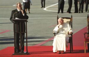 Castel SantAngelo: “Giovanni Paolo II L’uomo, il Papa, il Santo negli scatti di Gianni Giansanti”
