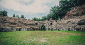 Si apre nel segno delle donne Teatri di Pietra all’anfiteatro di Sutri