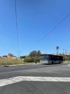 Badaracco (M5S XV Municipio): “Fermata bus sotto elettrodotto da 220 kV: protocollata richiesta urgente di spostamento