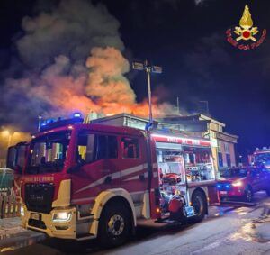 Manziana: in fiamme stanotte il tetto della sede dell’Università Agraria